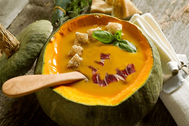 Pumpkin soup with Jamón Ibérico de Bellota and Croutons
