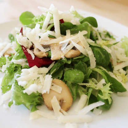 Mushrooms and Manchego cheese salad